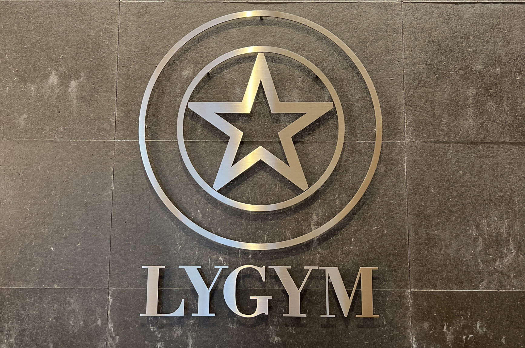 ダイエットとボディメイクの専門店LYGYM